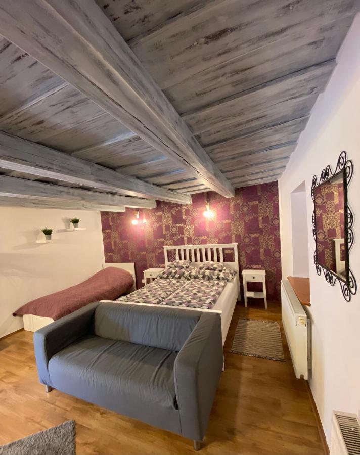 Centrum Vendeghaz Тихани Екстериор снимка