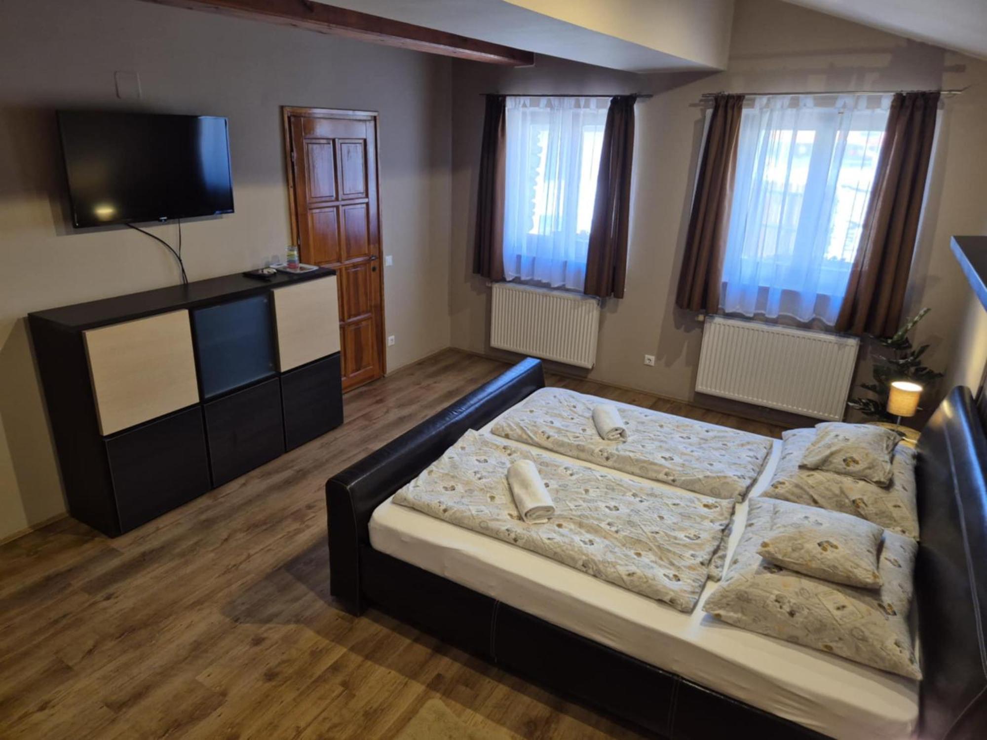 Centrum Vendeghaz Тихани Екстериор снимка